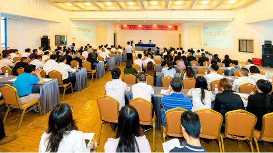 笃志赶路，，，，，，，，也要仰面寻道