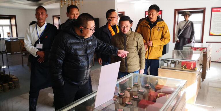 6008集团官方网站集团事情组赴稻城麻格同村督导对口帮扶事情