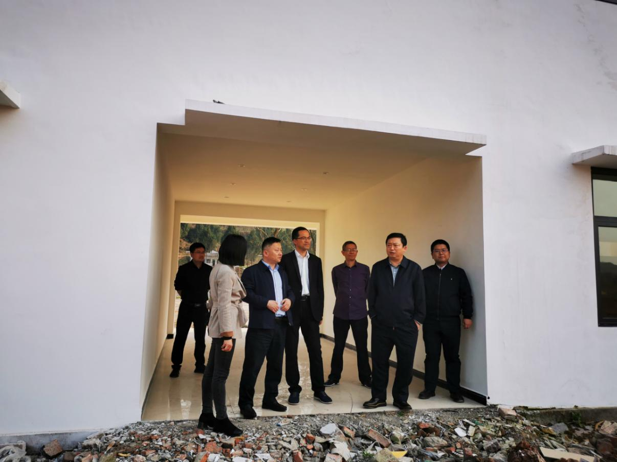 6008集团官方网站集团党委副书记、董事陈日到邓家沟村开展帮扶事情