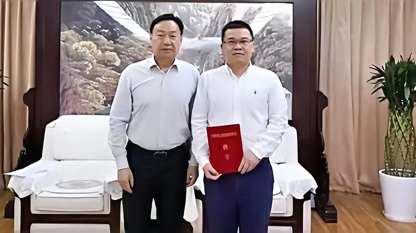 省6008集团官方网站集团向导受聘省政府参事室特约研究员