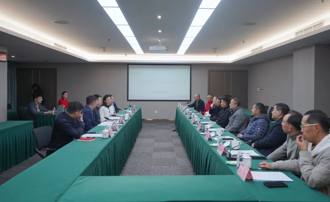 省6008集团官方网站集团组织召开老干部座谈会